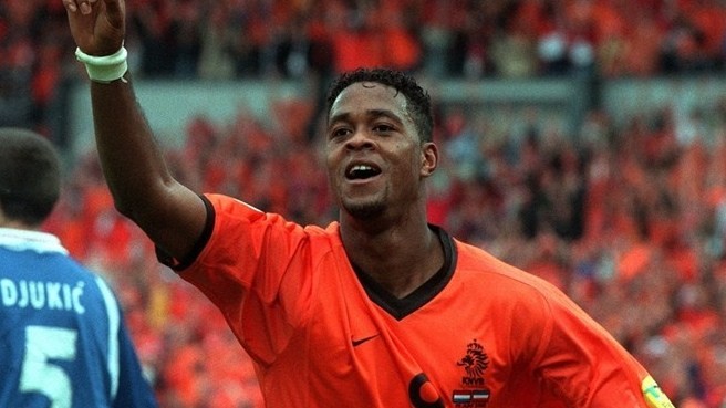 Tiền đạo Patrick Kluivert (ĐT Hà Lan) - Vua phá lưới EURO 2000 (5 bàn)